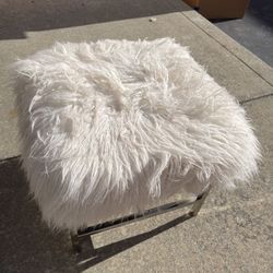 Pottery Barn Vanity Stool