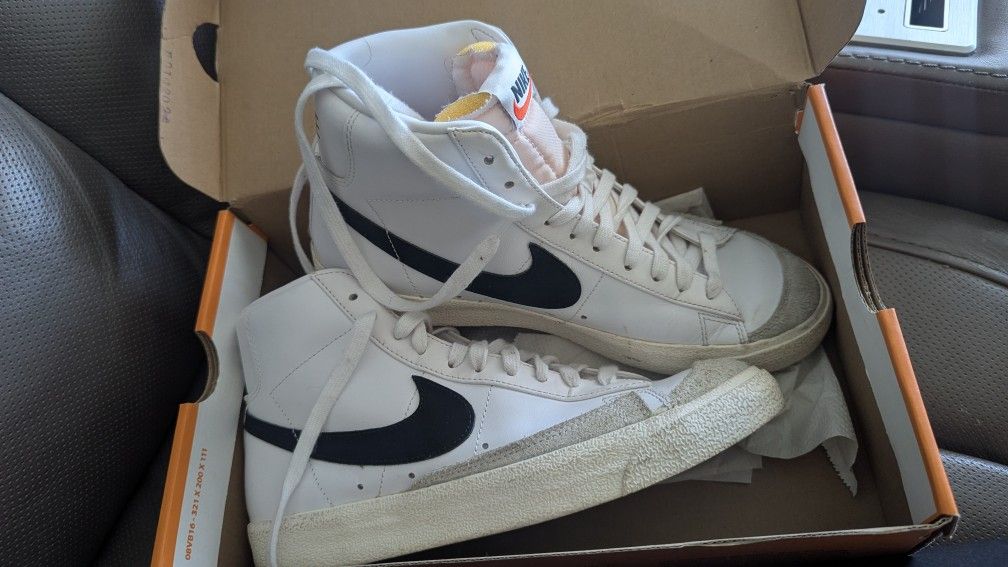 Nike Blazer Mid 77 Size 8.5 Shoes