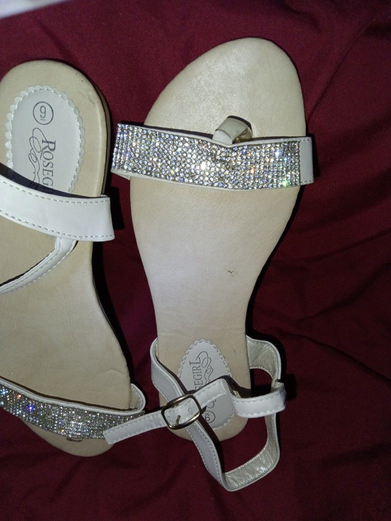 Beige Flat Sandals With Bright Stones 