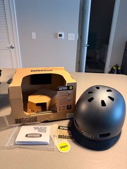 Nutcase Street MIPS Helmet – Medium – New Open Box