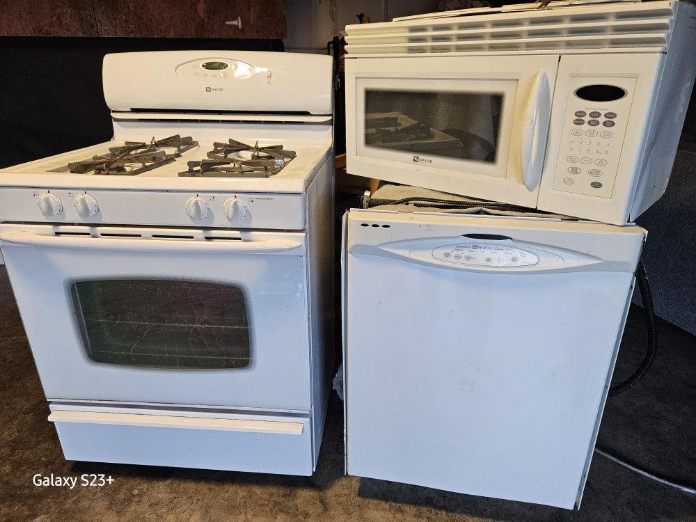 Stove, Dishwasher & Microwave 