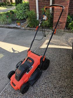 Black & Decker 20 inch 13 amp corded electric lawn mower