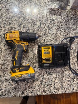 DeWalt DCD708 Brushless Drill with Battery and Charger
