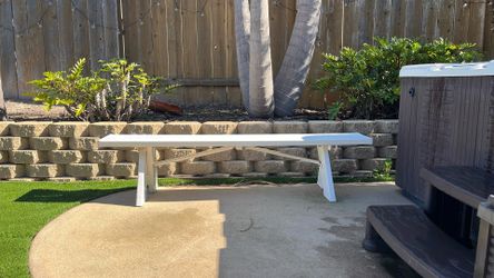 Bench Poolside Or Patio Vinyl And Metal White 