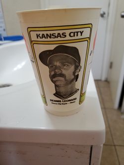 EARLY 1970'S BASEBALL 7-11 SLURPEE Cup