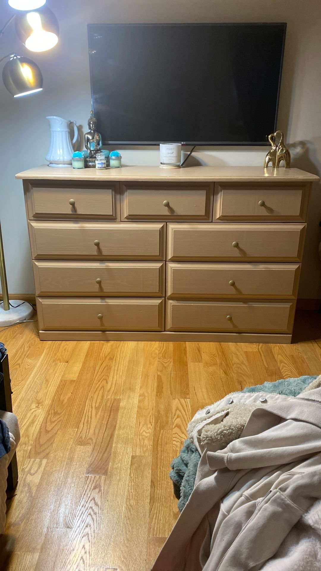 Dresser/Chest Set
