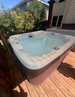 Lifesmart LS600DX 7 person hot tub with cover pool