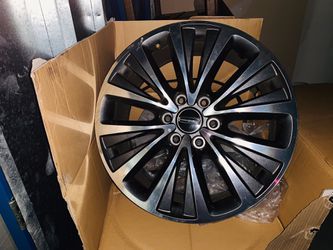 20” Lincoln Navigator Rims With Center Caps