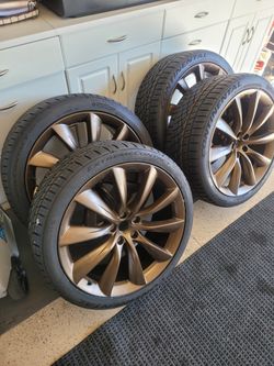 22" Tesla Plaid Wheels Brand New with Tire Sensors Model X Plaid Or Long. Range
