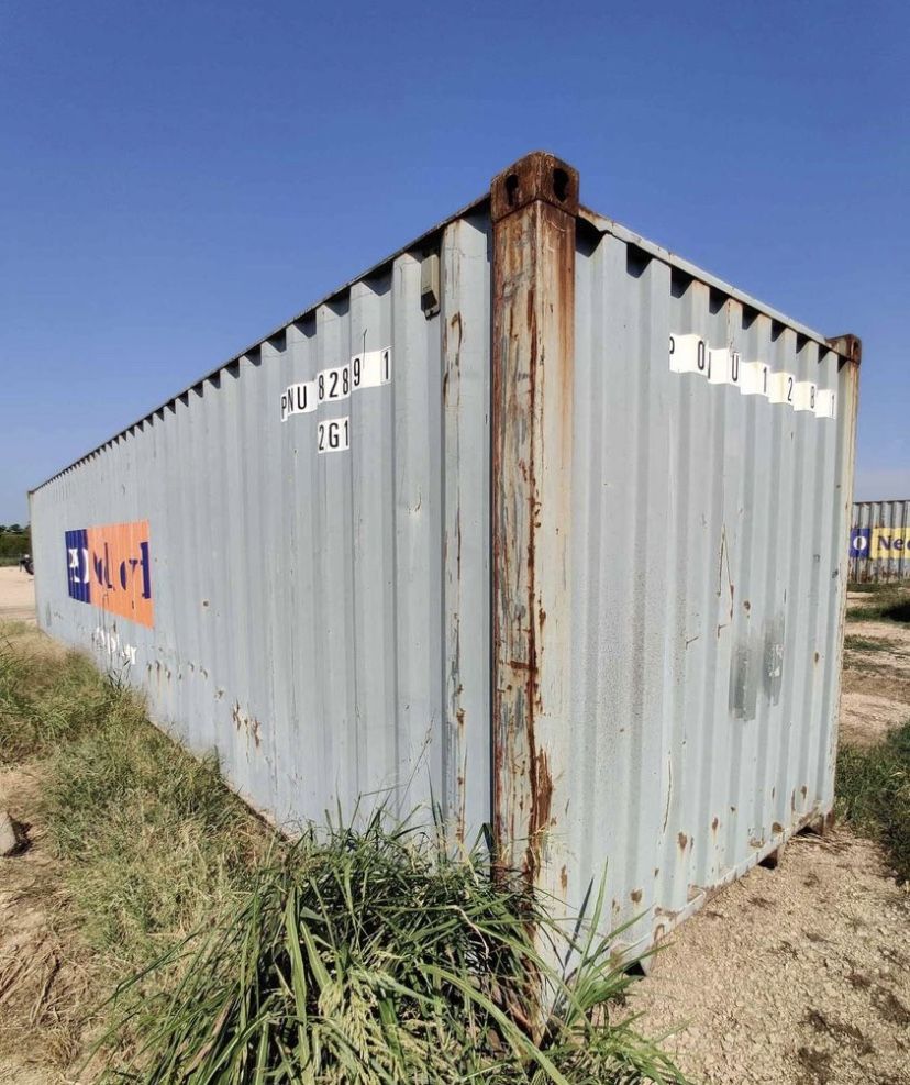 SHIPPING / STORAGE CONTAINERS. 20,40,40HC . BUY/SELL .Financing & Lease Available! 