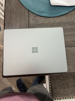 Surface Go 2 Laptop
