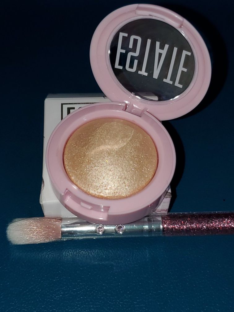 Highlight Powder ESTATE and two makeup brush