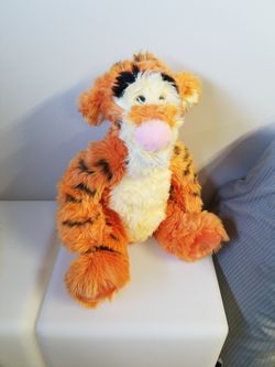 Authentic Disney Store Exclusive 18" Tigger