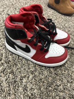 Little kids Jordan 1 size 9c