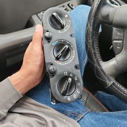 Control AC  2002-2005 Ford Explorer 