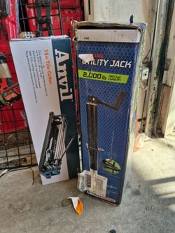 2,000 lb. Top Wind A-Frame Jack STORE PRICE 45$