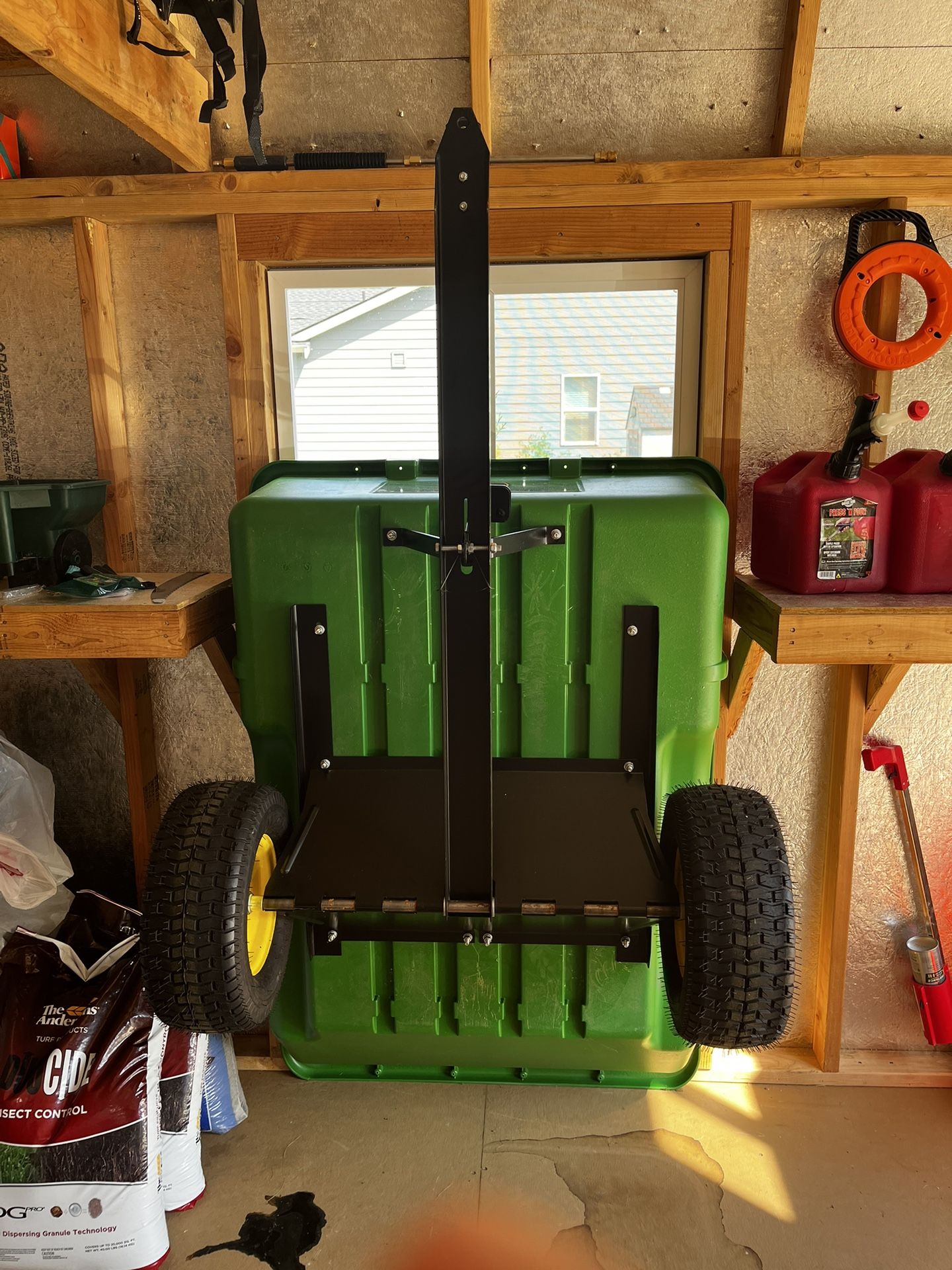 John Deere 17P Poly Dump Cart for Sale in Lake Stevens, WA OfferUp