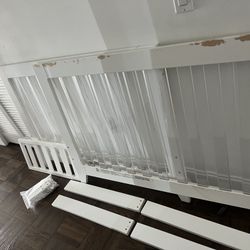 Toddler Bed/Crib