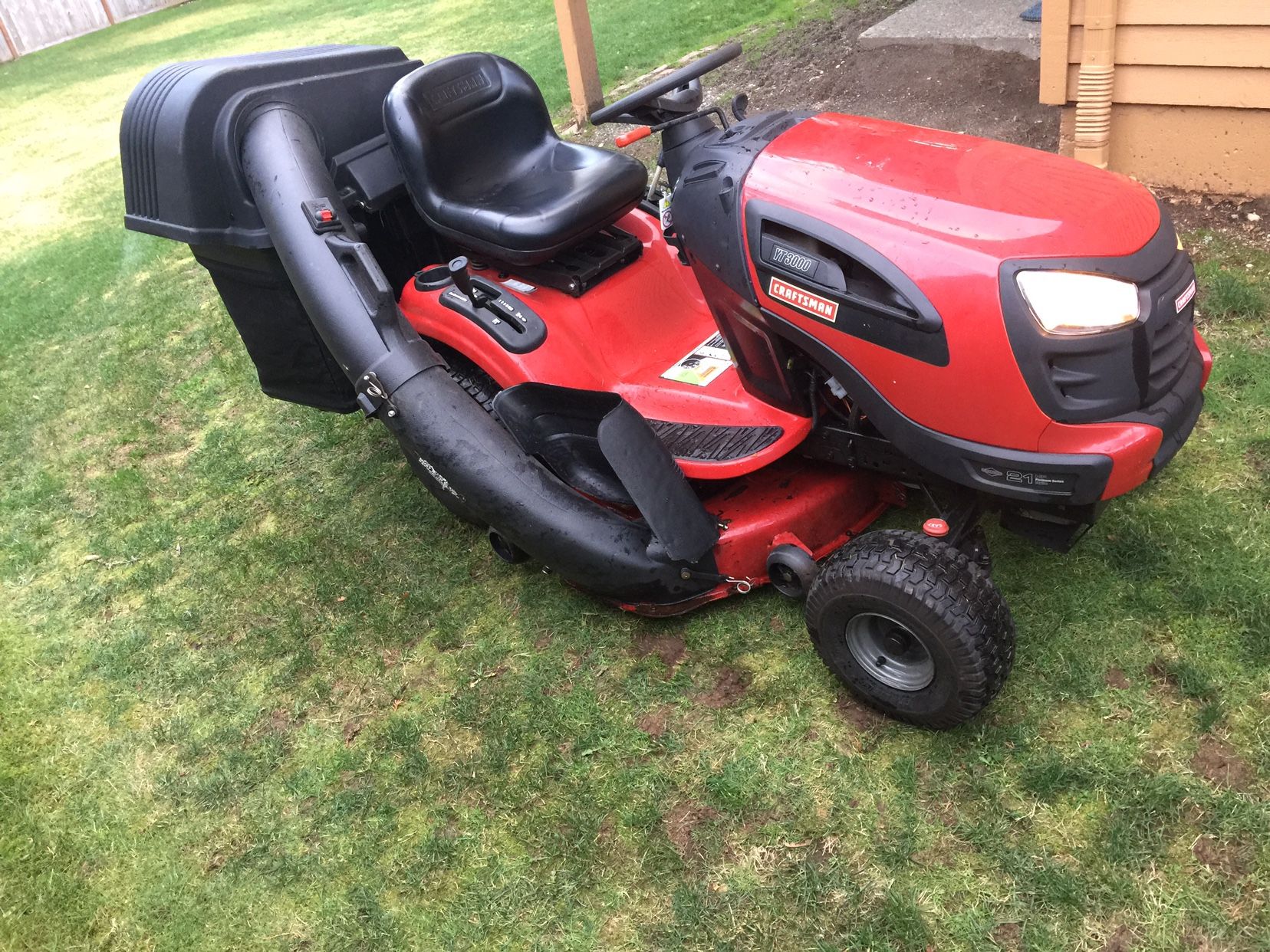 Craftsman Riding Lawn Mower YT3000 42” 21HP for Sale in Renton, WA