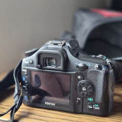 Pentax K200 DSLR Camera with 18-55mm Lens + Bag