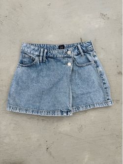 Gap denim shorts/skirt with a vintage vibe size 14