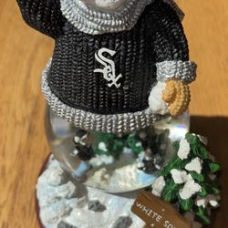 Chicago White Sox Limited Edition ‘Snowfight Snowman’ Snow Globe. #17/3000. 