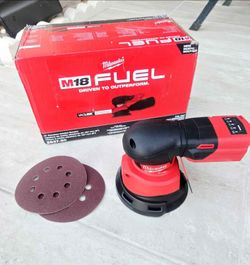 Milwaukee FUEL 18V Variable Speed Random Orbital Sander (missing dust bag)
