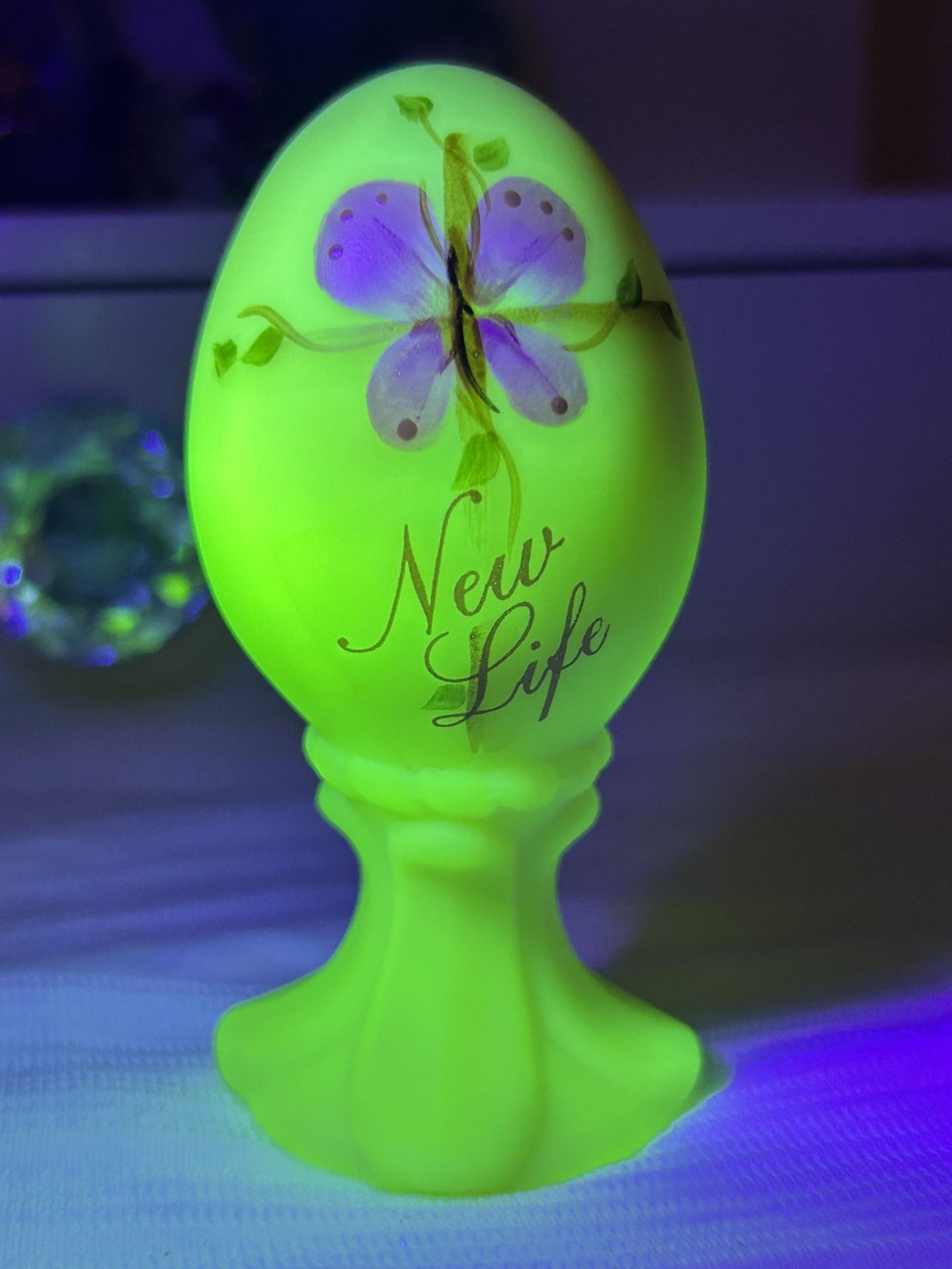 Vintage Fenton Uranium Burmese Floral New Life Pedestal Egg