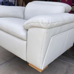 DIVANY CASA GREGORY RECLINER CHAIR ((free Delivery))🚚