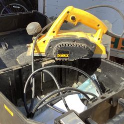 DEWALT Electric Planer Like New. 