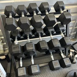 New pair of 30,35,40,45,50,55,60lb rubber dumbbells with rack. All new in box 📦  $705