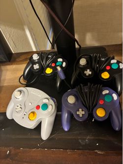 GameCube and gameboy play attachment