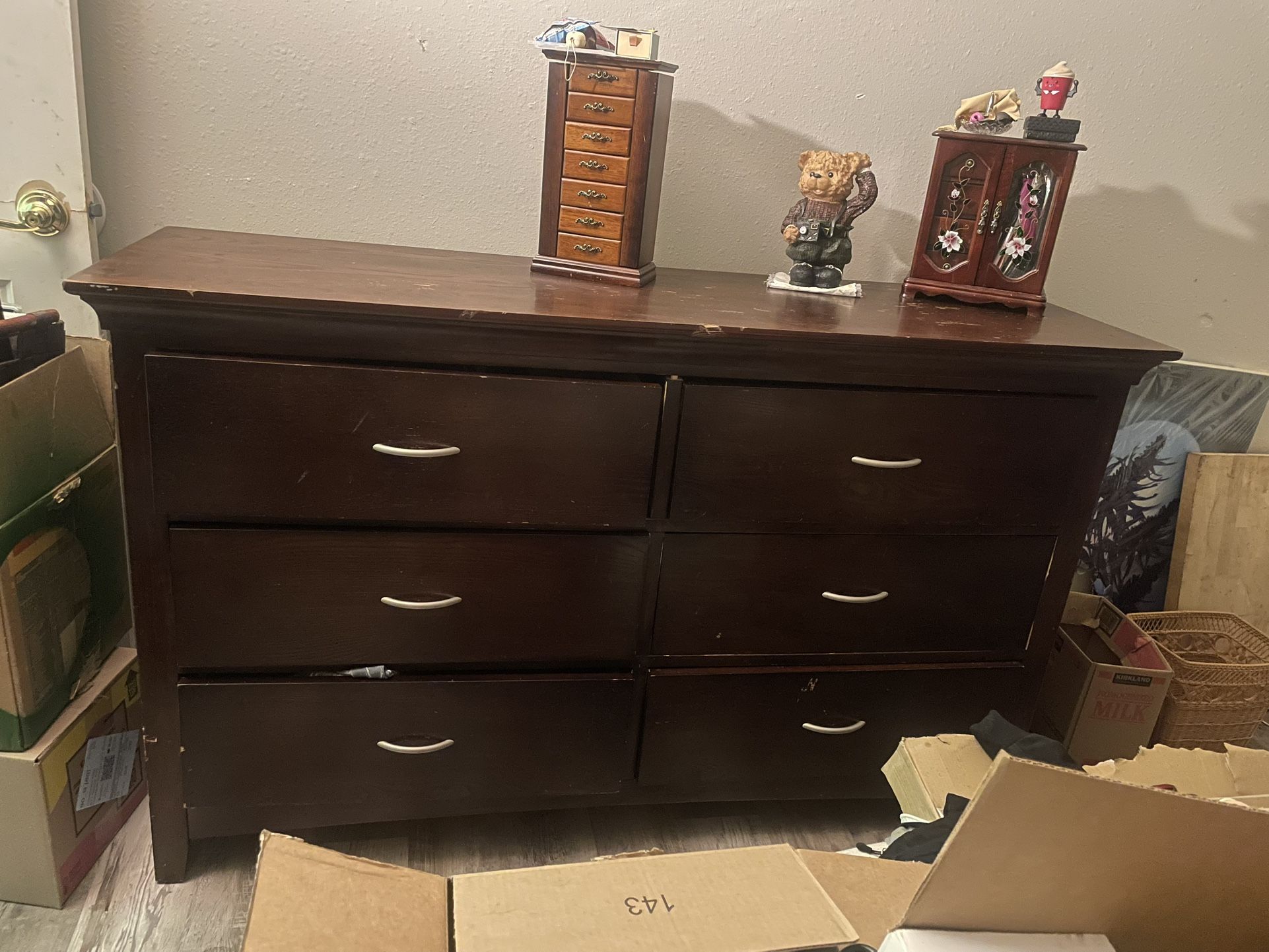 Dresser