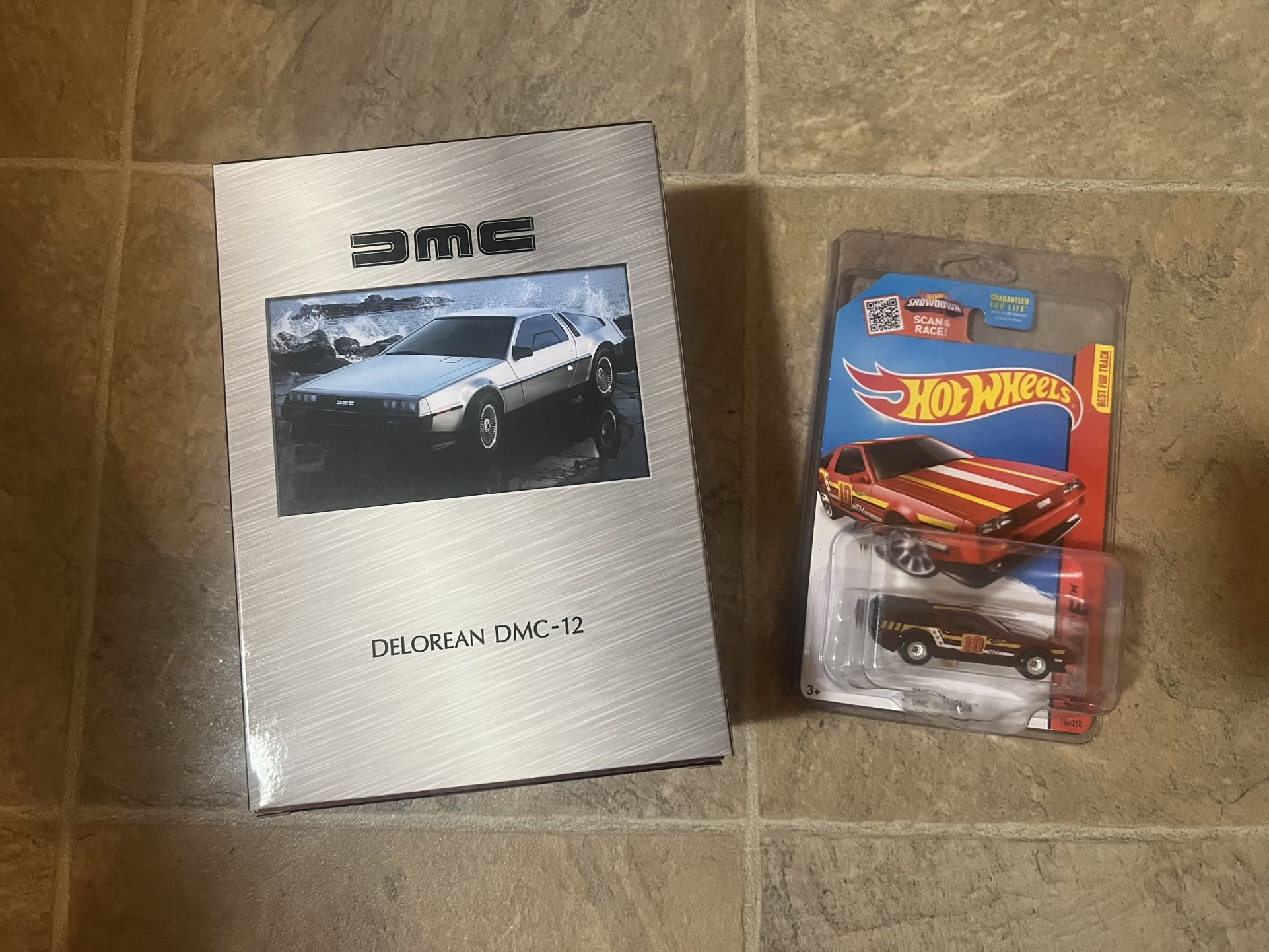 Hot Wheels Delorean