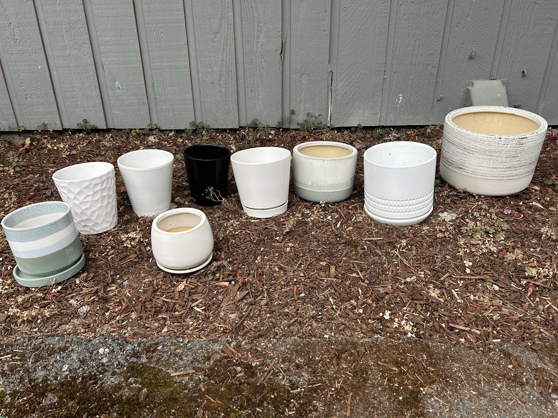 Ceramic plant pots