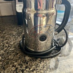 Nespresso Frother / pod holder with 7 Pods / Espresso Cups