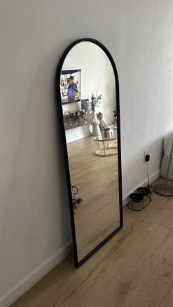 Wall mirror