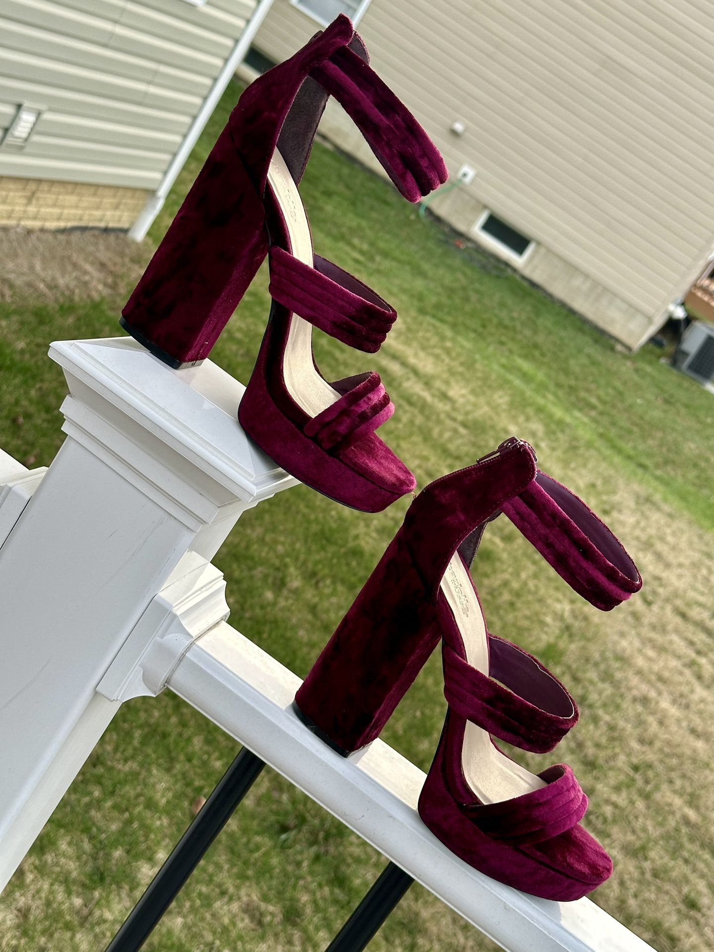 Purple Plum Platform heels. Size 9.
