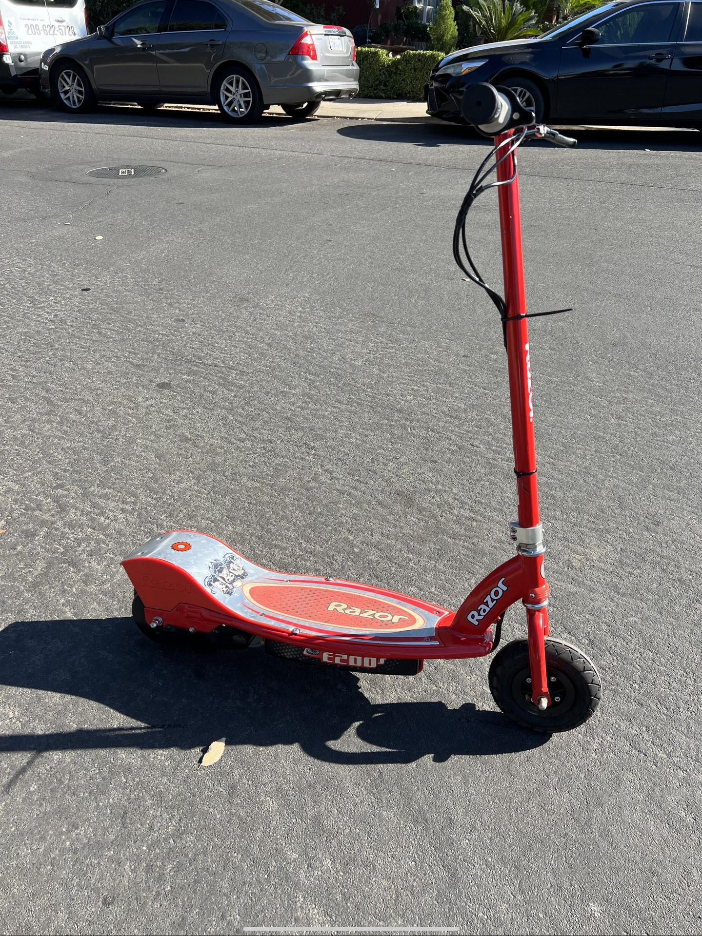 Razor Electric Scooter E200s With Charger