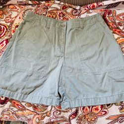 $5     GRAY WALKING SHORTS    SIZE 6