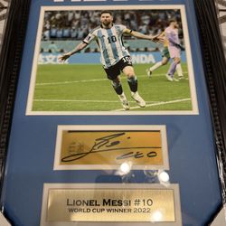 Lionel Messi Argentina 2022 World Cup Champion Framed Photo - Facsimile Autograph (PRINTED SIGNATURE)