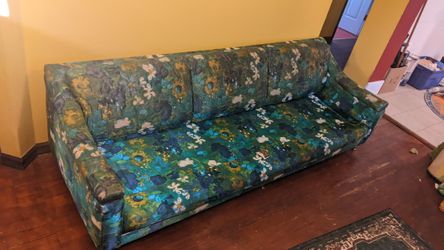 Amazing vintage green floral couch
