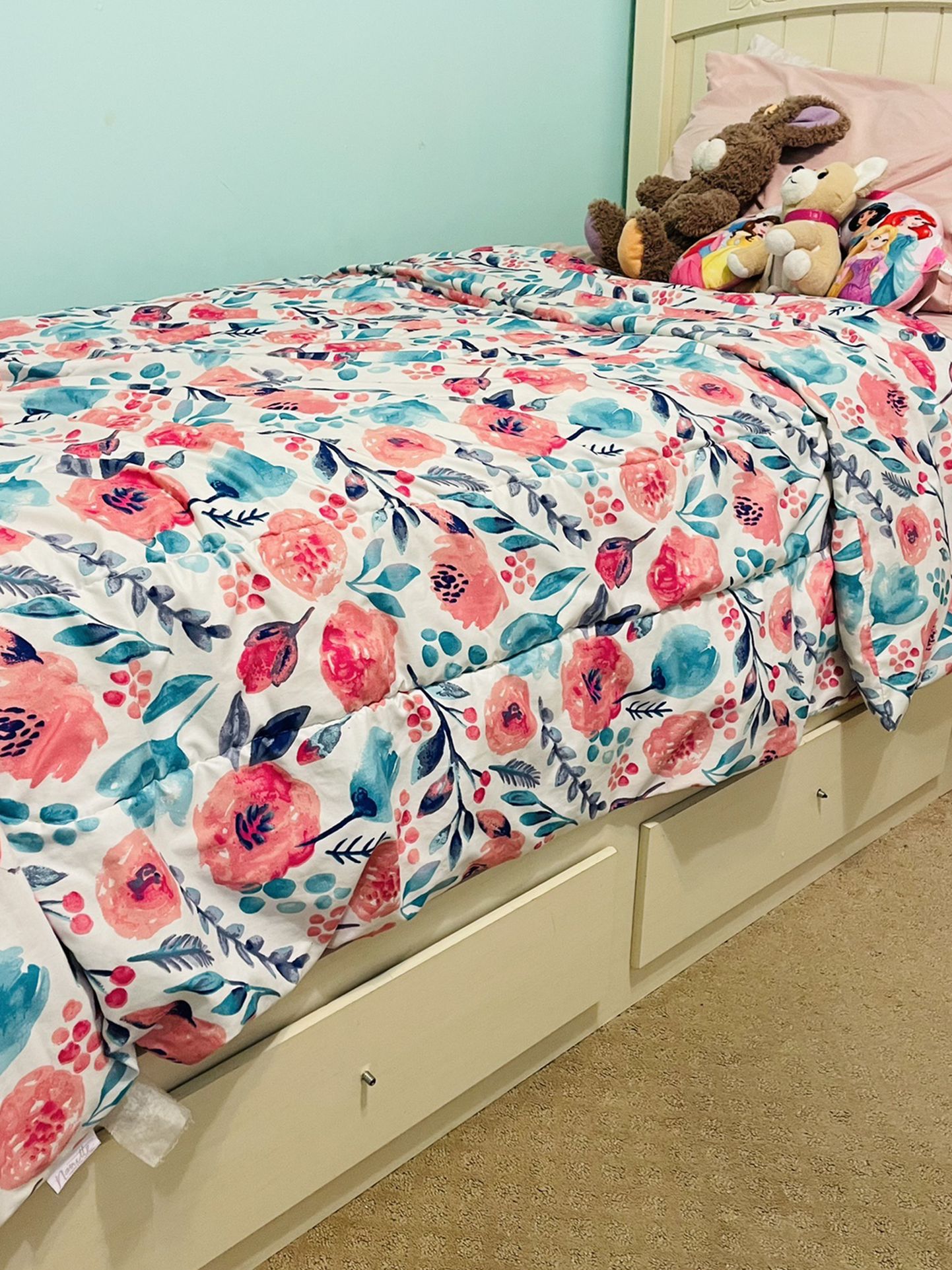 2 Twin Beds With Dresser
