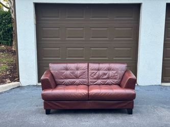 Love Seat Couch/Sofa - Leather - Delivery Available 🚛
