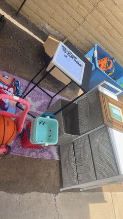 MINI YARD SALE $1-$5 ONLY