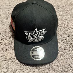 New Era Men’s 9Forty Black/White SnapBack Cap