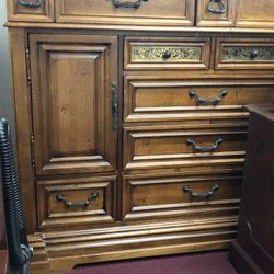 Dresser With Lots Of Storage