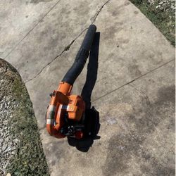 170 MPH 453 CFM 25.4 cc Gas 2-Stroke Cycle Handheld Leaf Blower