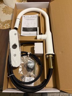 Glacier Bay Upson Pull-Down Kitchen Faucet White