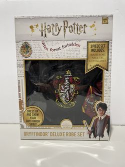Harry Potter Gryffindor Deluxe Robe Set NEW